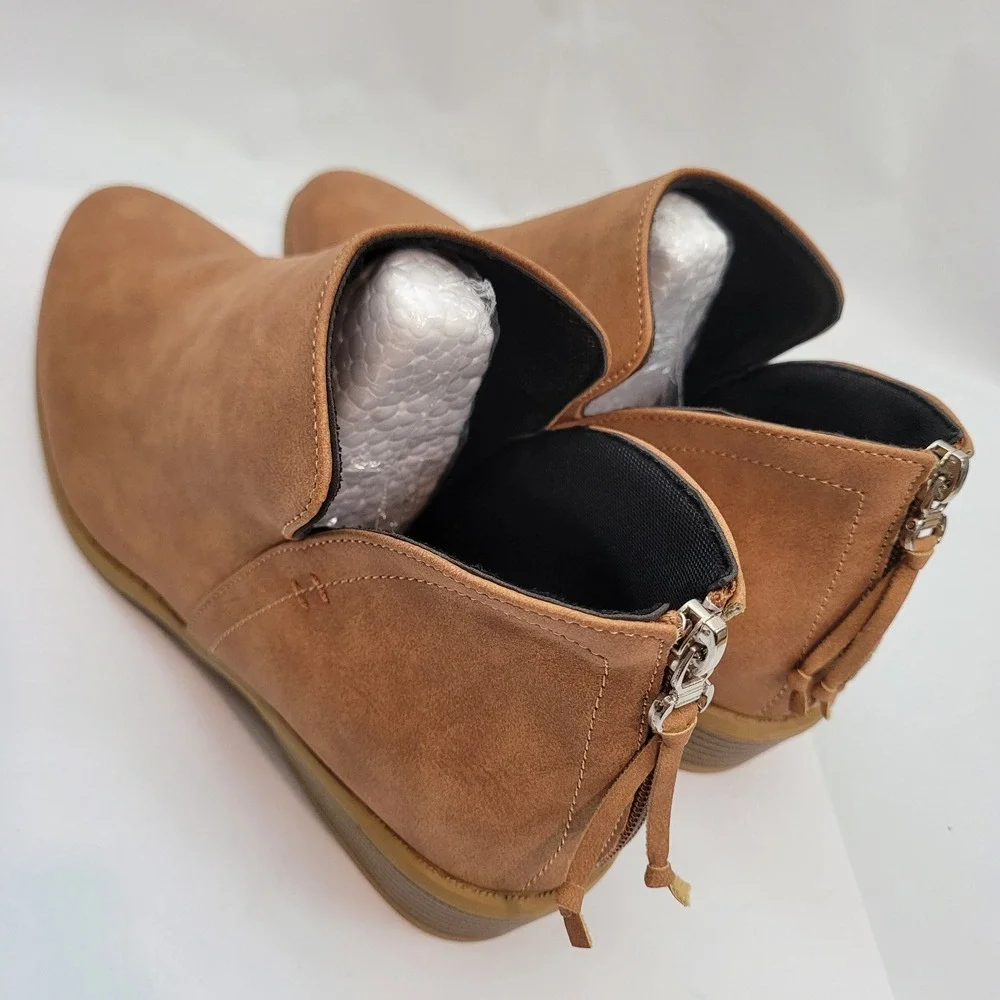 New Ankle Booties Women Size US 10 (41) Tan Faux Suede Pointed Toe Rear Zip